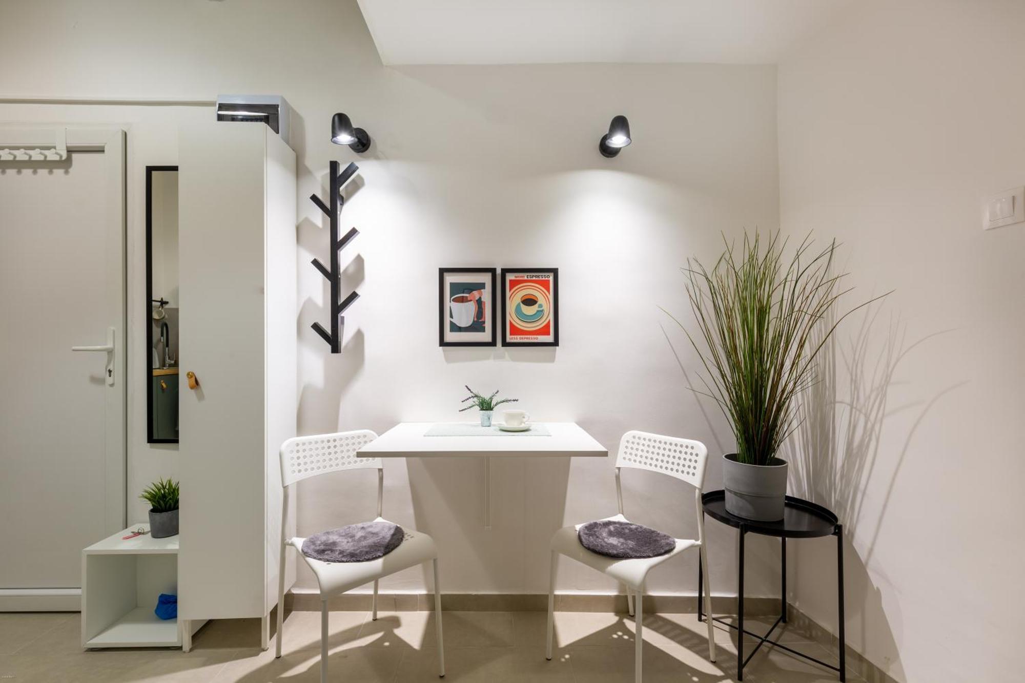 L9 Lonyay Apartament *